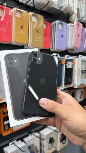 iPhone 11