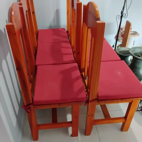 6 cadeiras de madeira 