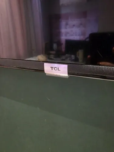 Televisão TCL semi nova
