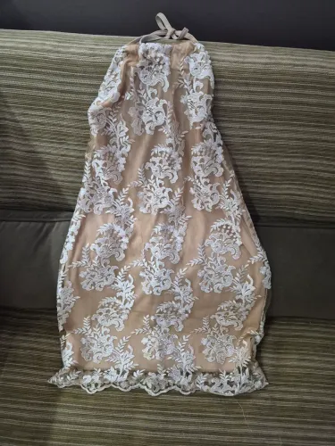 Vestido de Renda - Tamanho P.
