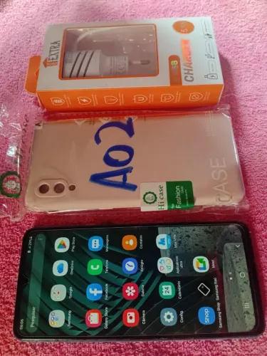 Samsung A02 na película e com carregador e capinha 