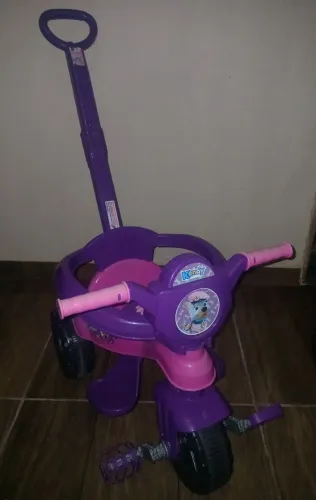 Triciclo multifuncional Kendy ótimo estado bem conservado