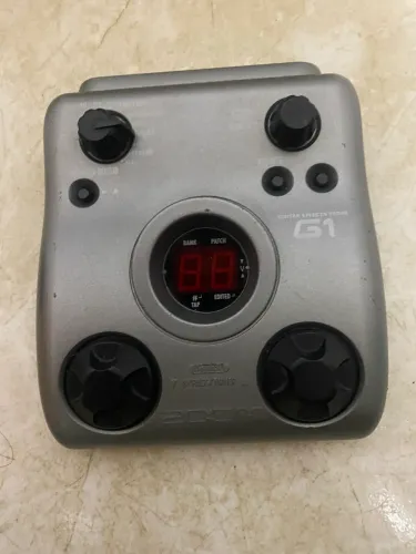 Pedaleira Zoom G1