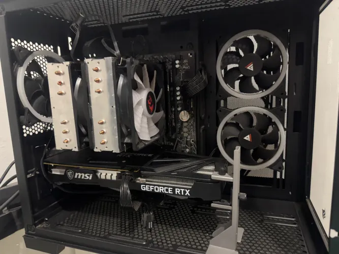 PC com Ryzen 7 5800X3D, 32 GB de memória RAM e Placa de vídeo RTX 3060 12GB