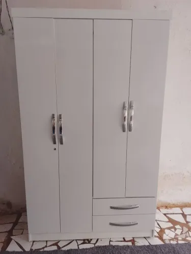 Guarda roupa de solteiro 