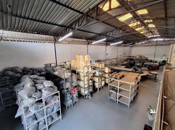 Galpão para Locação de 550m2 Bairro Santa Terezinha