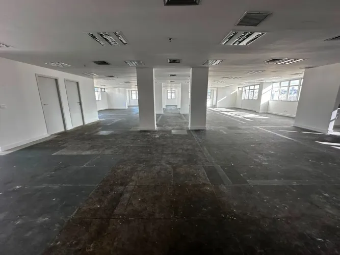 ANDAR CORRIDO DE 460,57M² 8 VAGAS PARA LOCAÇÃO NA SAVASSI