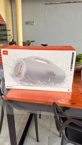 BOOMBOX 4