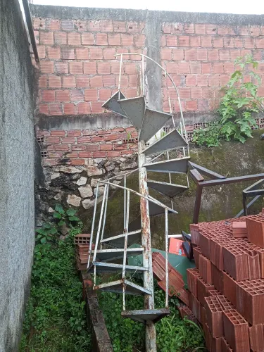 Escada caracol de ferro