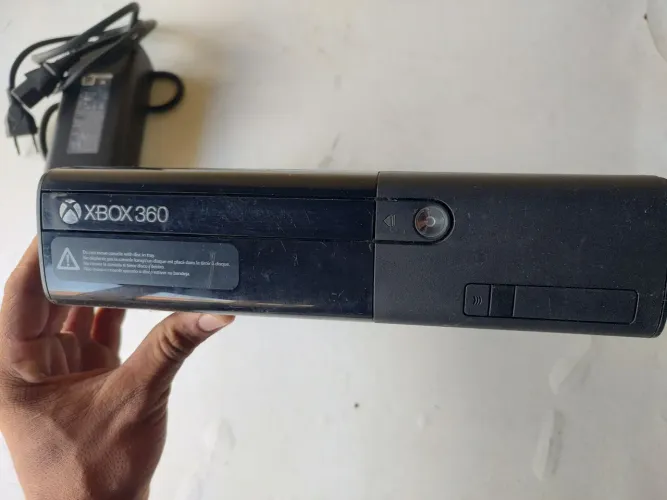 Xbox 360 apenas o console com defeito