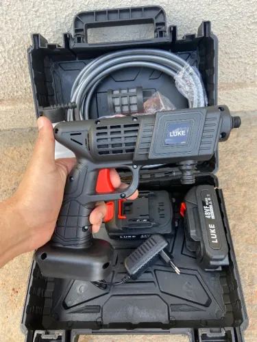 Máquina de água com duas baterias 48 volts