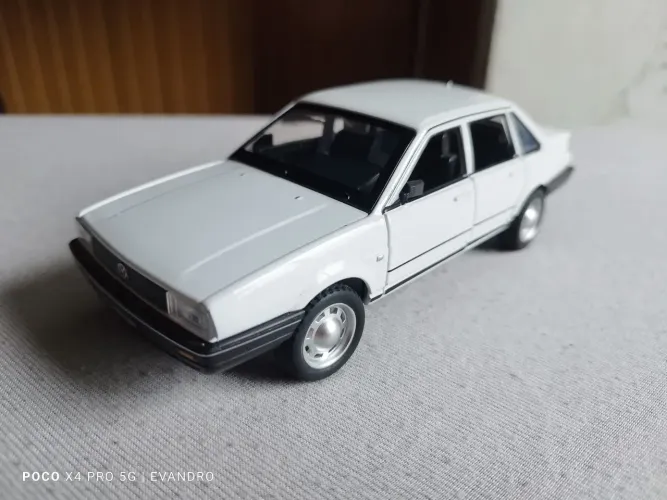 Miniatura Santana 1/24