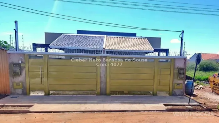 IMÓVEL COM SUÍTE, ESPAÇO GOURMET E SOBRA DE TERRENO AOS FUNDOS