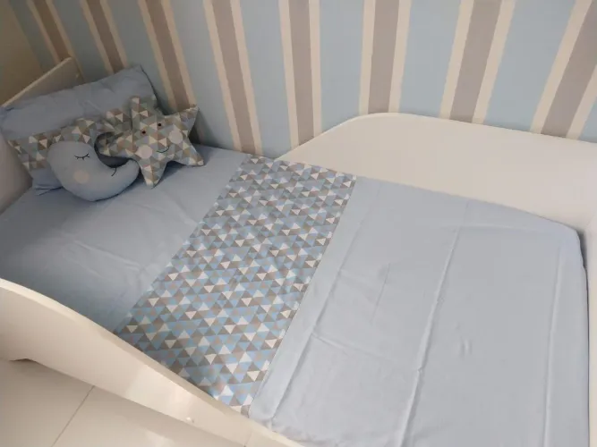 Cama infantil com colchão