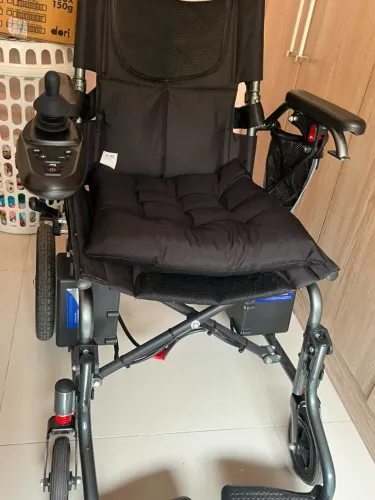 CADEIRA DE RODAS MOTORIZADA WINNER MED XFGW30-107 ? PRATICAMENTE NOVA