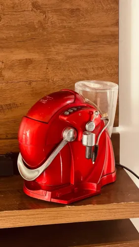Cafeteira de Cápsulas Vermelha ? Funciona Tudo! ?