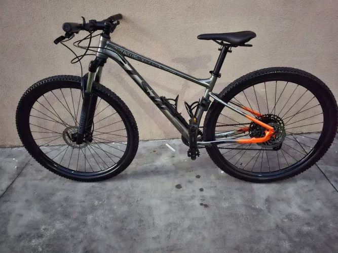 Bicicleta TSW Hurry Rock Shox MTB Aro 29