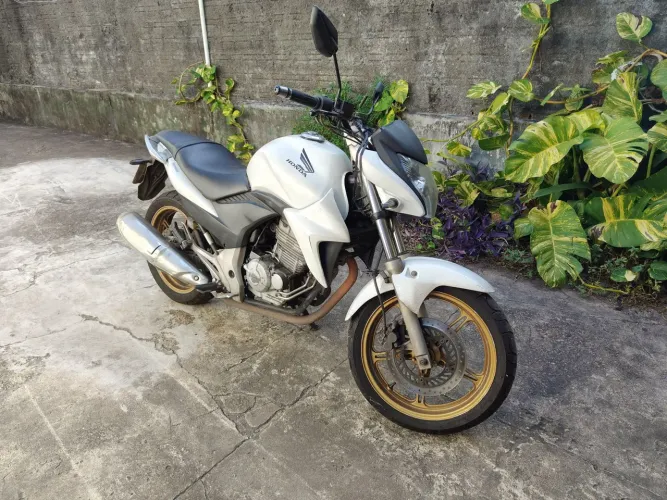 CB 300R 2015