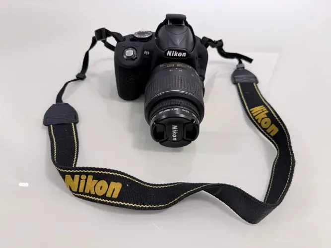 Maquina fotografica Nikon D3100 + 2 lentes fotograficas em ótimo estado