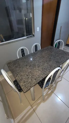 Mesa de mármore 6 cadeiras