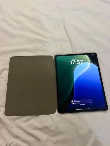 iPad Pro M4 13" 256GB Space Black - Estado de Novo