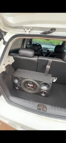 Vendo caixa de som com módulo pouco tempo de uso