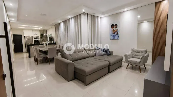 CASA RESIDENCIAL à venda, 3 quartos, 1 suíte, 2 vagas, LOTEAMENTO PORTAL DO VALE II - Uber