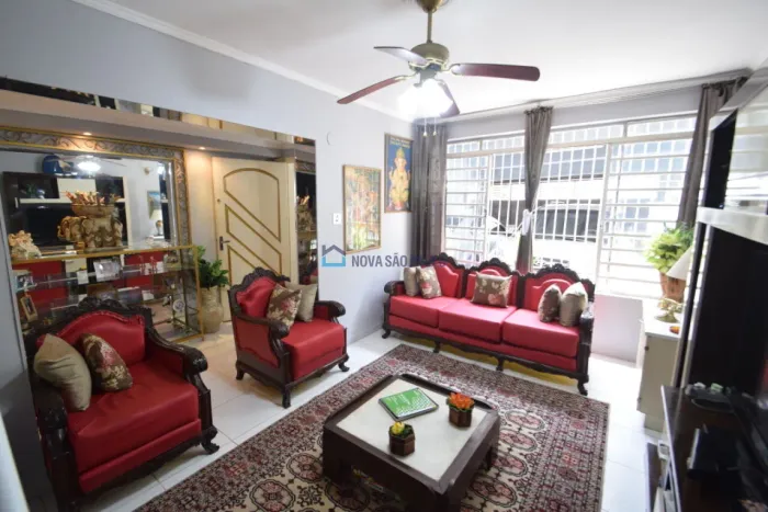 Sobrado 286m², piscina e sauna, quintal! 650m,7 min a pé ao metrô Conceição e perto Igreja