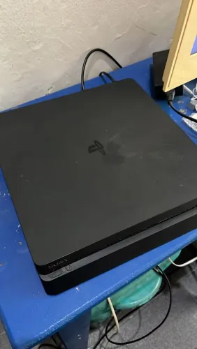 Ps4 500 gb 2 controles