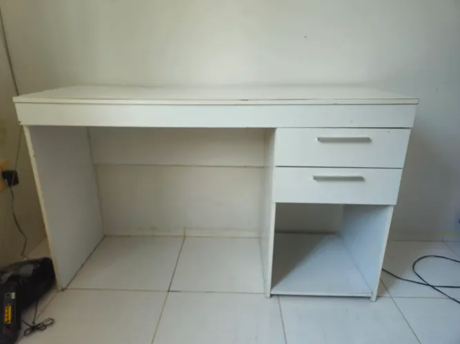 Mesa/escrivaninha