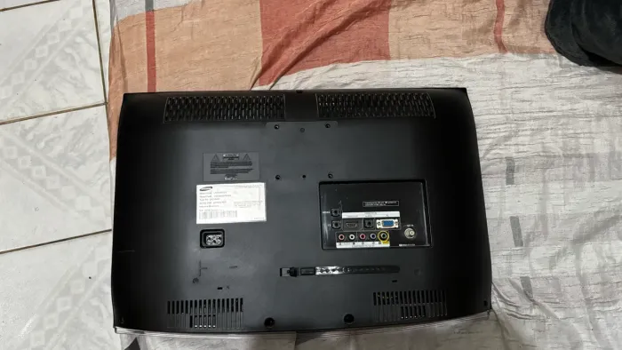 Vendo televisão sansung (LN22B450C8)