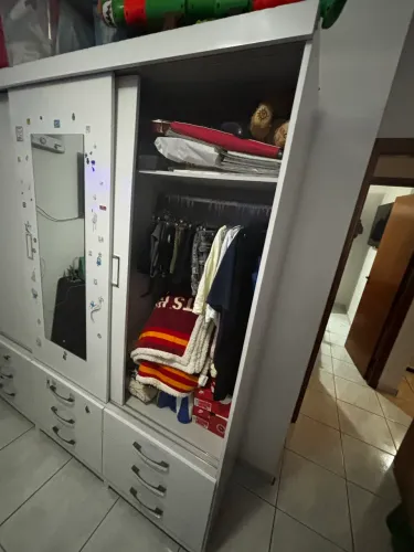 Guarda roupa solteiro (monta, desmonta e transporte por conta do cliente)