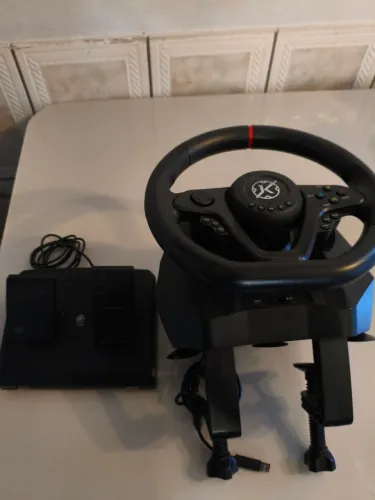 Volante para PC/Xbox/PS4 Kalkan G300 menos de um ano de uso.