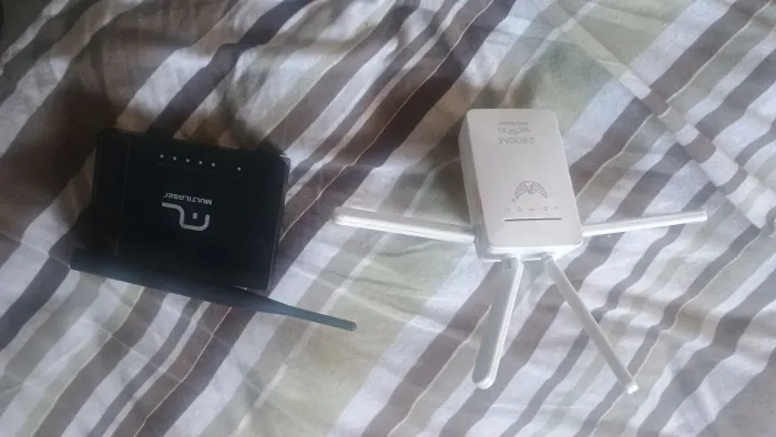 Roteador e amplificador de sinal Wi-fi no PRECINHO!