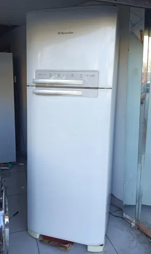 Geladeira Frost Free Electrolux