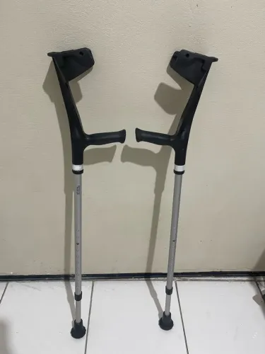 Muletas novas nunca usadas 