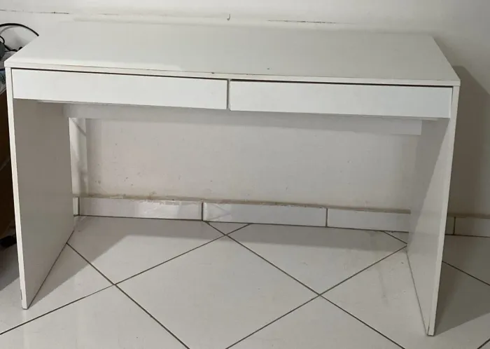 Mesa escrivaninha com duas gavetas Branca