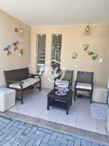Stella Maris| Casa Duplex com 230m²| 4 Suites| 3 Vagas| em Condominio bem Localizado