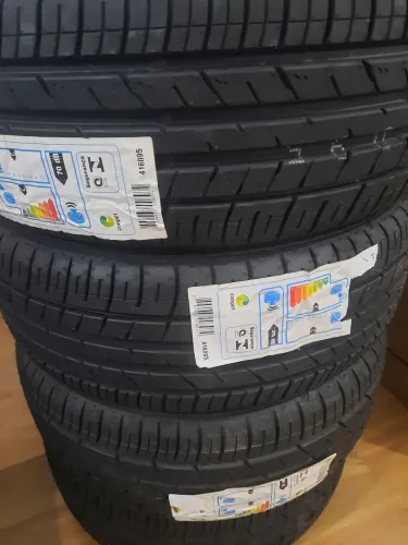 Pneus DUNLOP 205-55 ARO16