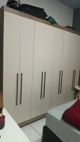 Vendo guarda-roupa 8 portas - R$ 800,00
