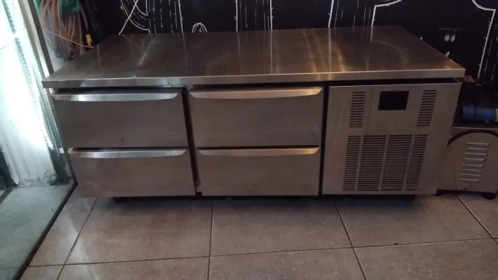 Freezer horizontal
