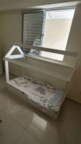 Mini cama Montessoriana