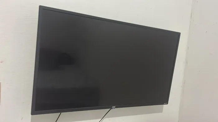 Televisão AOC 32 funcionando perfeitamente
