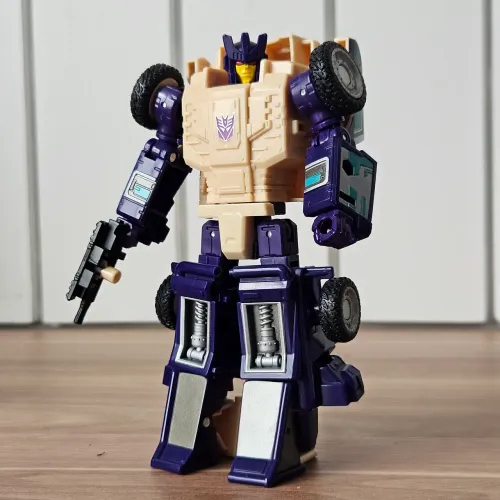 TRANSFORMERS LEGACY RUCKUS (USADO)