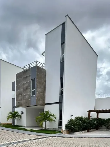 Casa 4 Suítes com Churrasqueira no Condomínio Berlin Recanto dos Vinhais