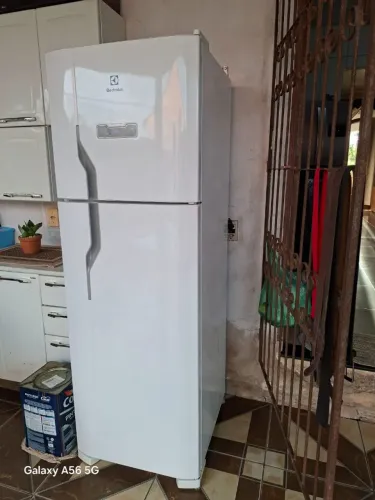 Geladeira semi nova