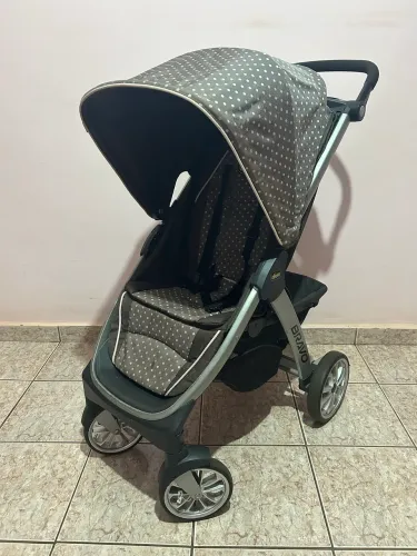 Carrinho de bebê + bebê conforto