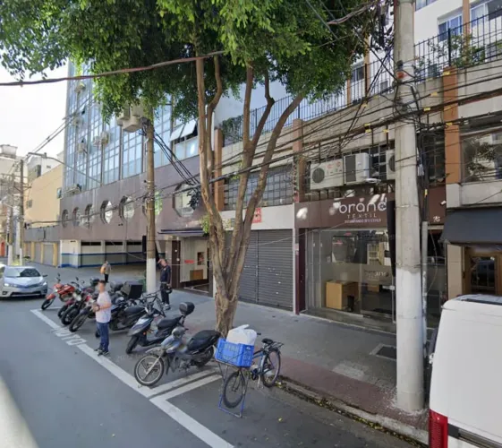 Loja na Rua Correia de Melo, 80 400 m²