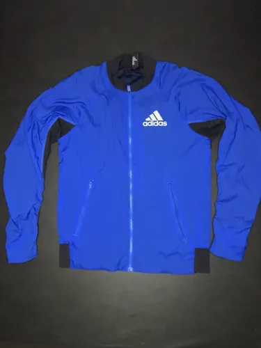 Jaqueta Adidas VRCT Light cor Azul Royal