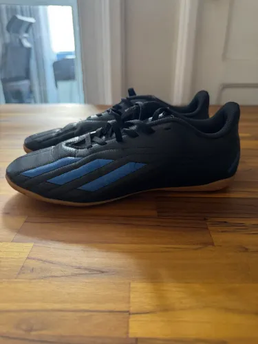 Chuteira adidas futsal